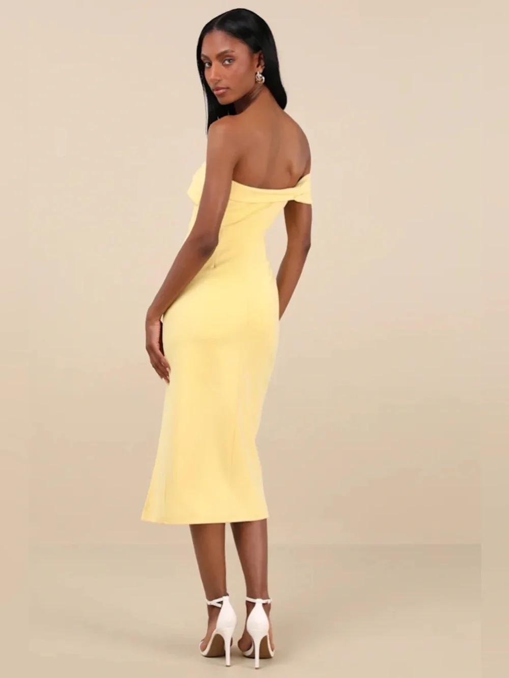 Lulus Twist and Make Up Light Yellow One-Shoulder Bodycon Midi Dress